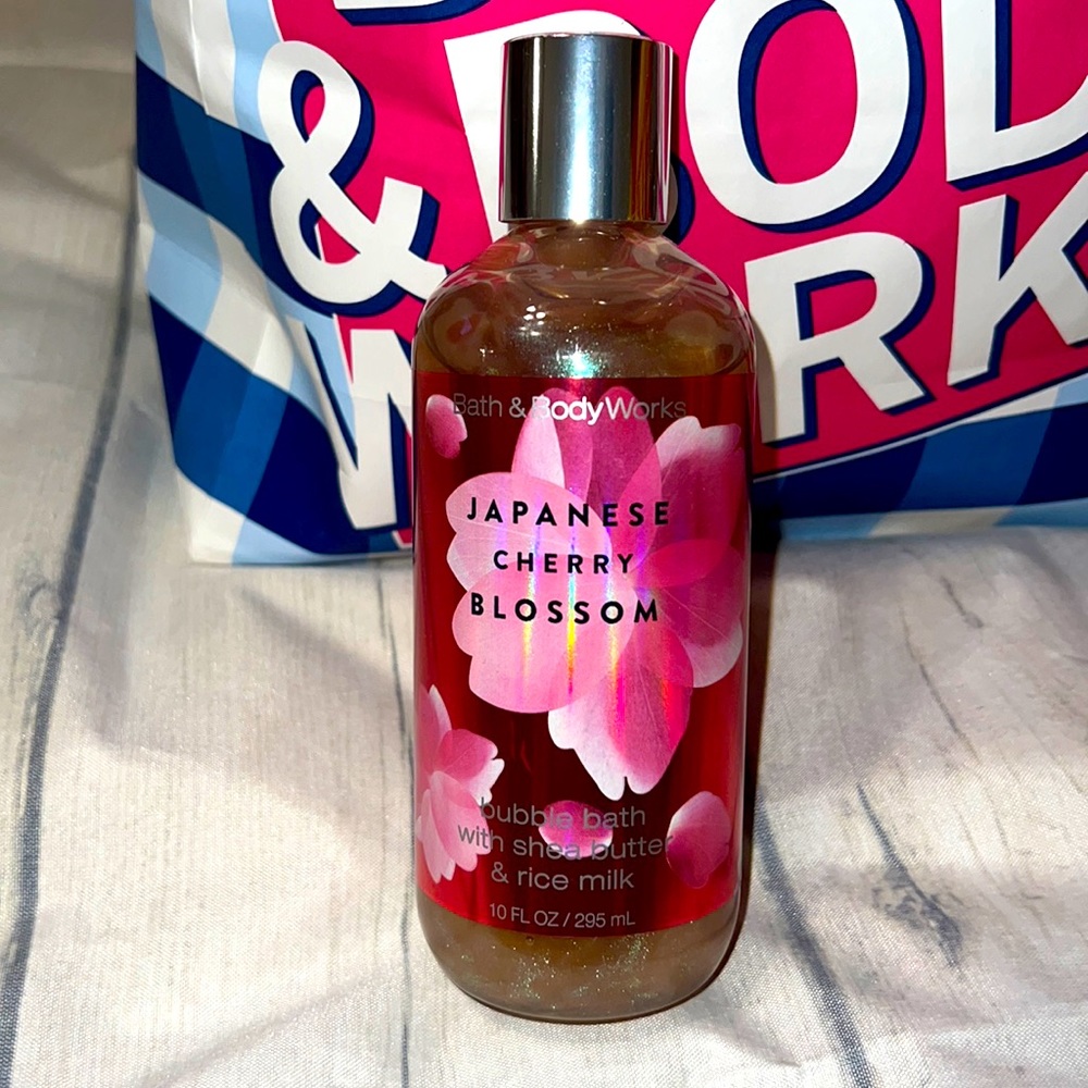 Bath & Body Works Japanese Cherry Blossom Bubble Bath